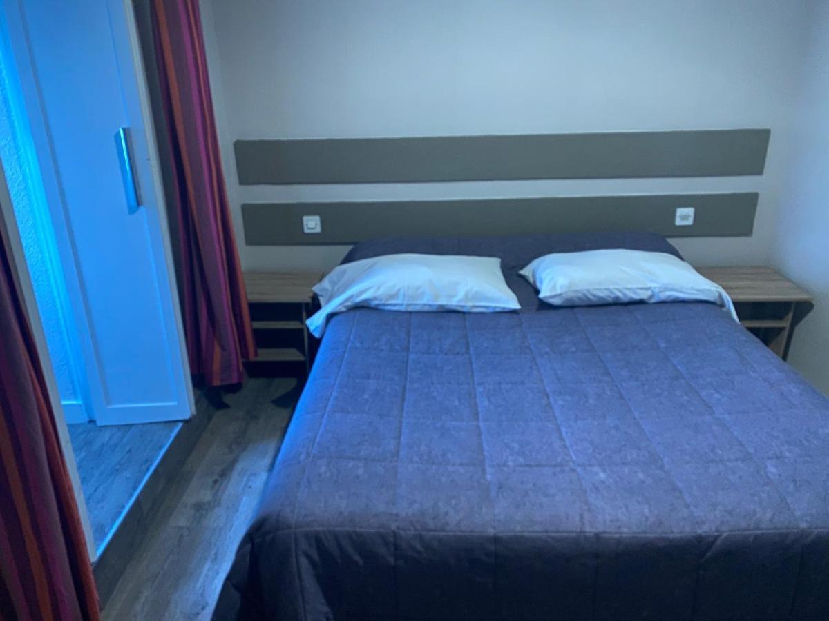Hotel & Restaurant Hanoi Station Saint-Malo Bagian luar foto