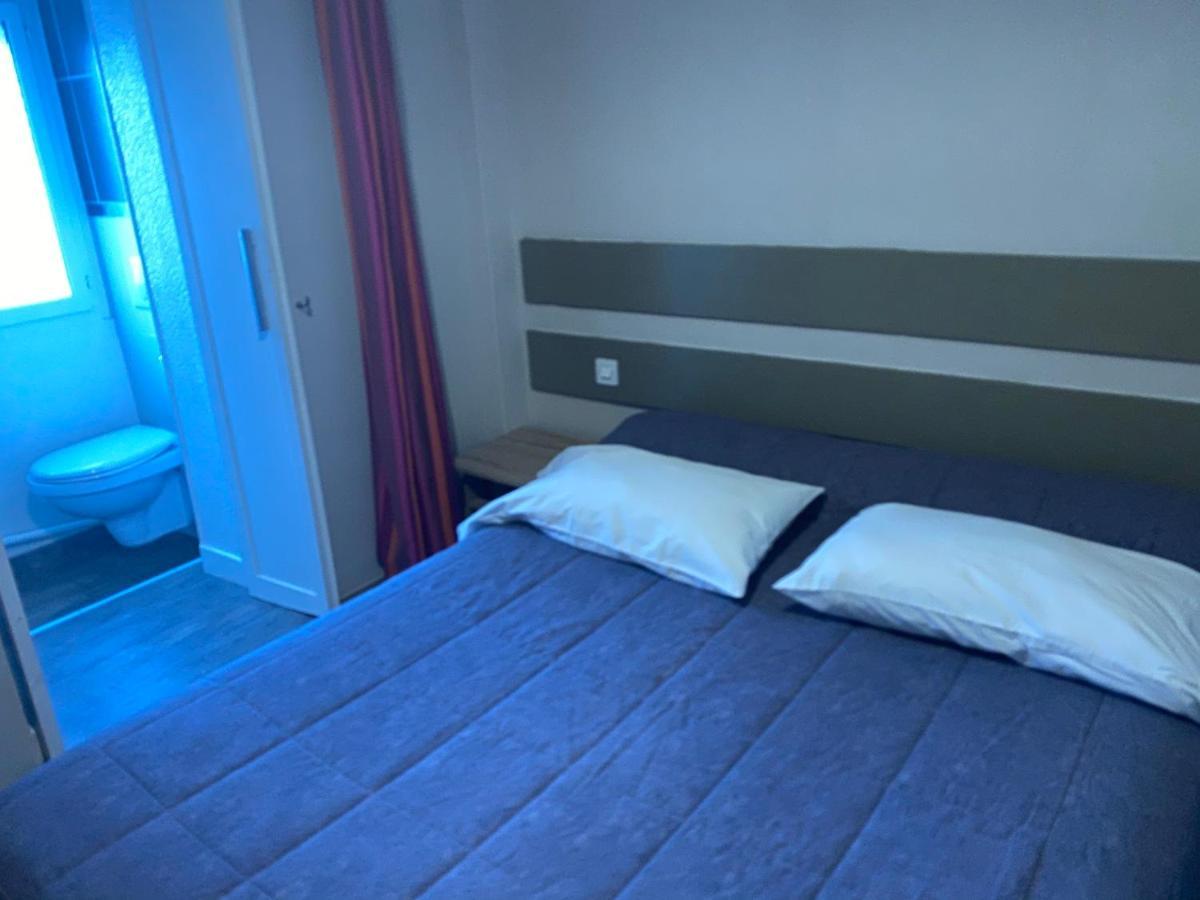 Hotel & Restaurant Hanoi Station Saint-Malo Bagian luar foto