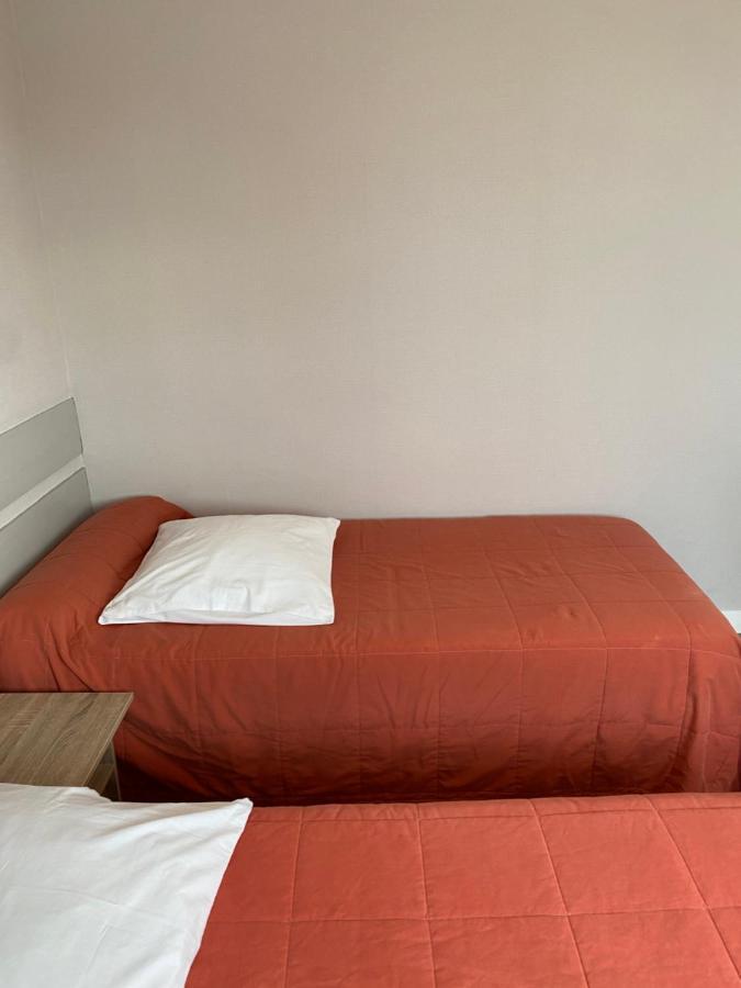Hotel & Restaurant Hanoi Station Saint-Malo Bagian luar foto