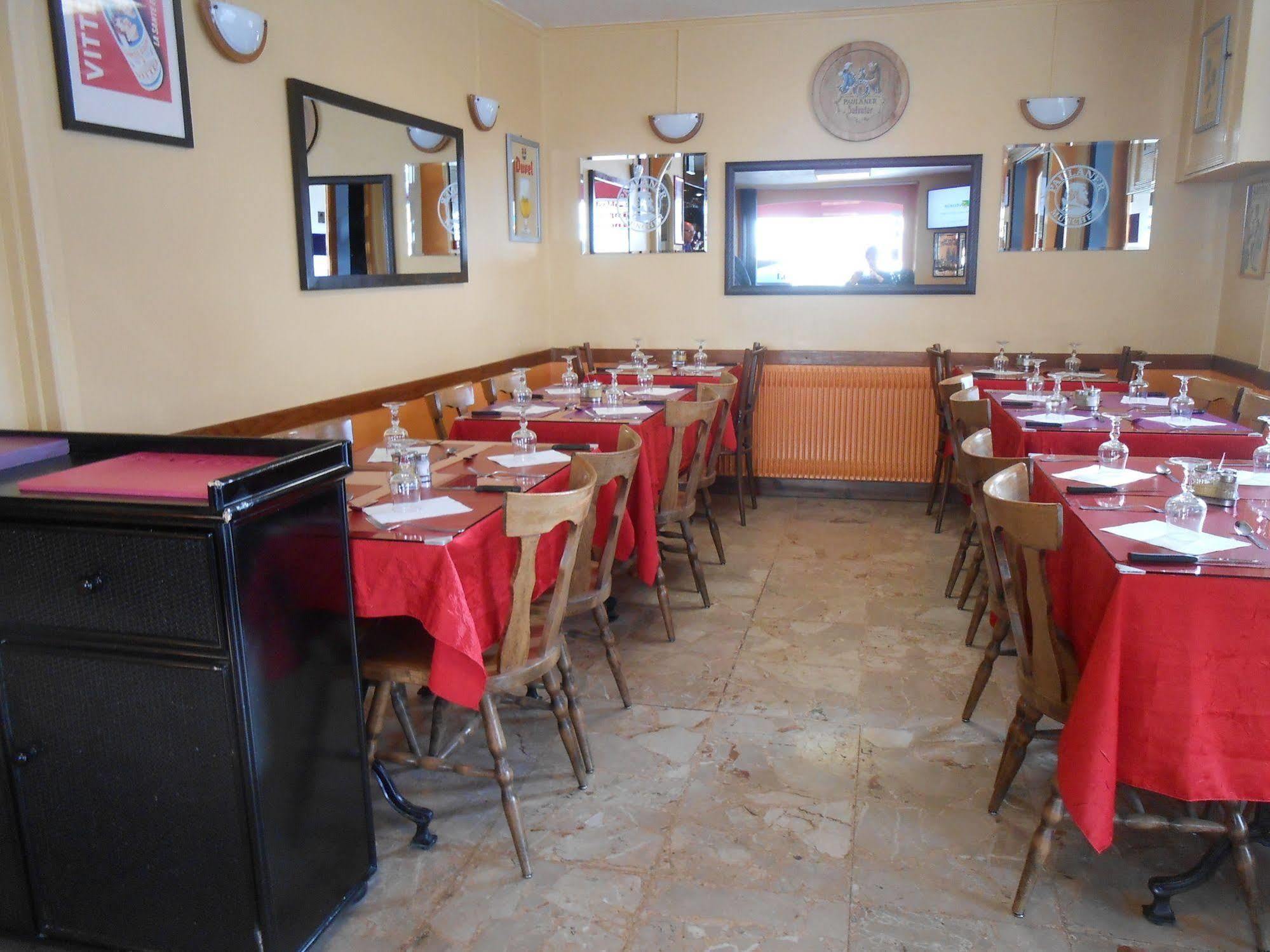 Hotel & Restaurant Hanoi Station Saint-Malo Bagian luar foto