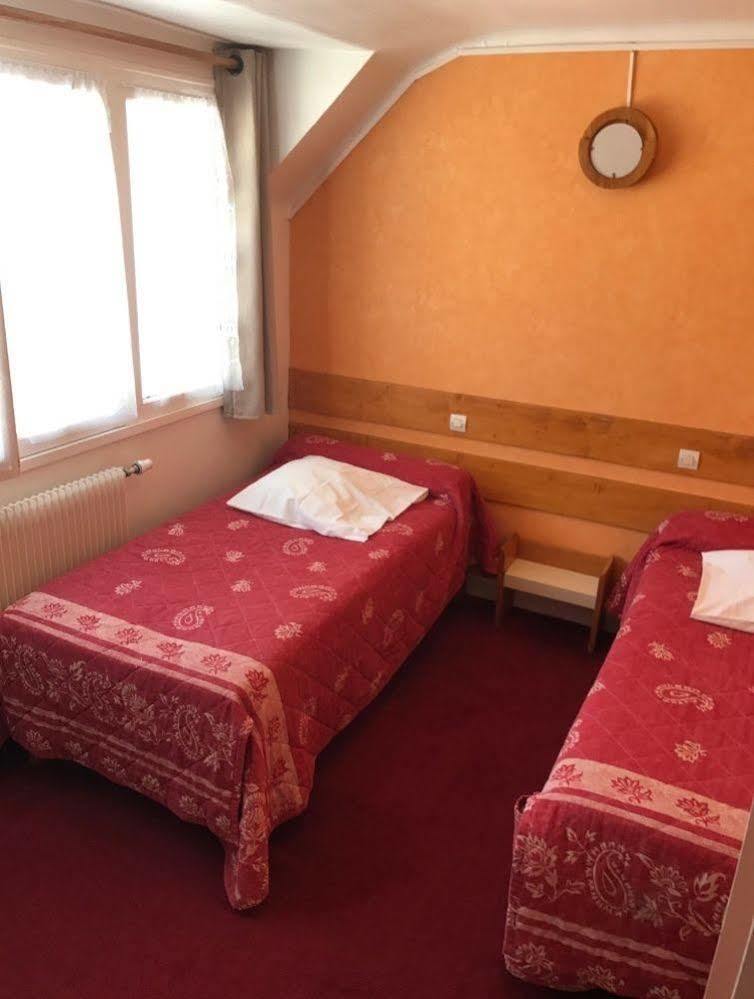 Hotel & Restaurant Hanoi Station Saint-Malo Bagian luar foto