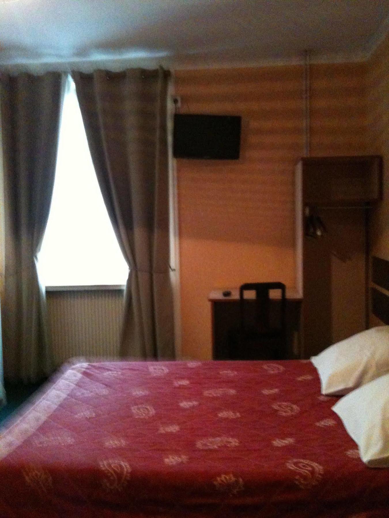Hotel & Restaurant Hanoi Station Saint-Malo Bagian luar foto